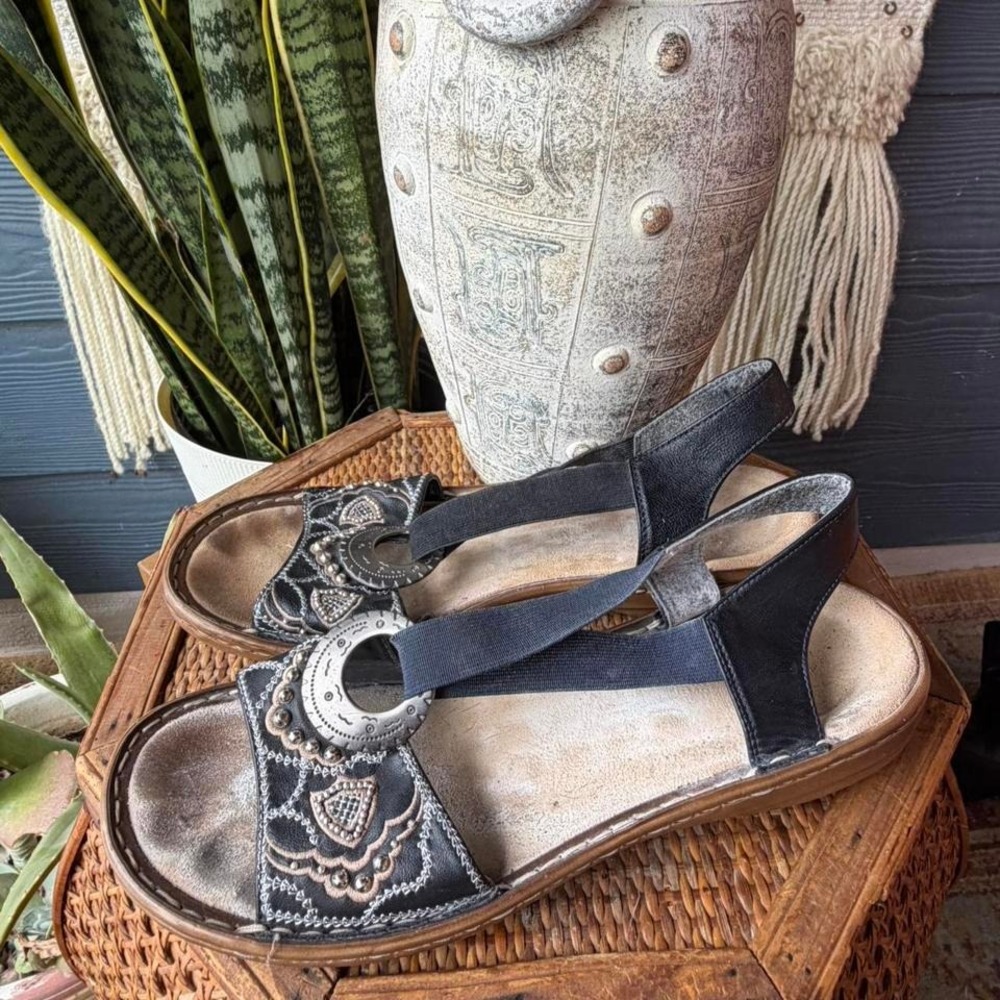Rieker Regina Black leather sandals embroidery embellishments silver ring accent - Picture 2 of 6